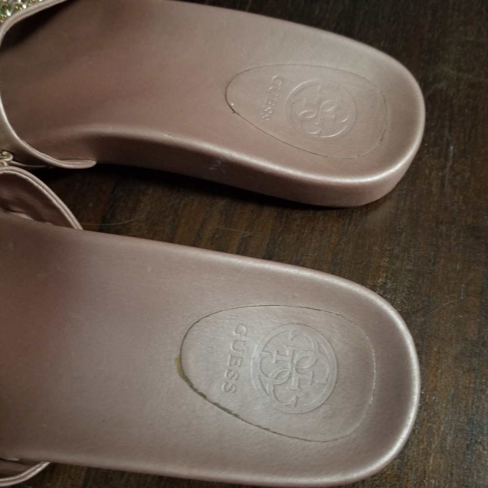 Guess Slides - Picture 5 of 6